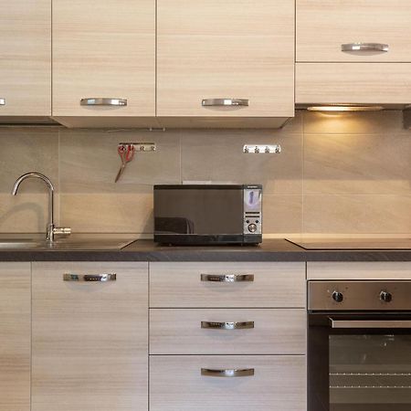 San Donato Fiere Essential Apartment W/Parking Болонья Екстер'єр фото
