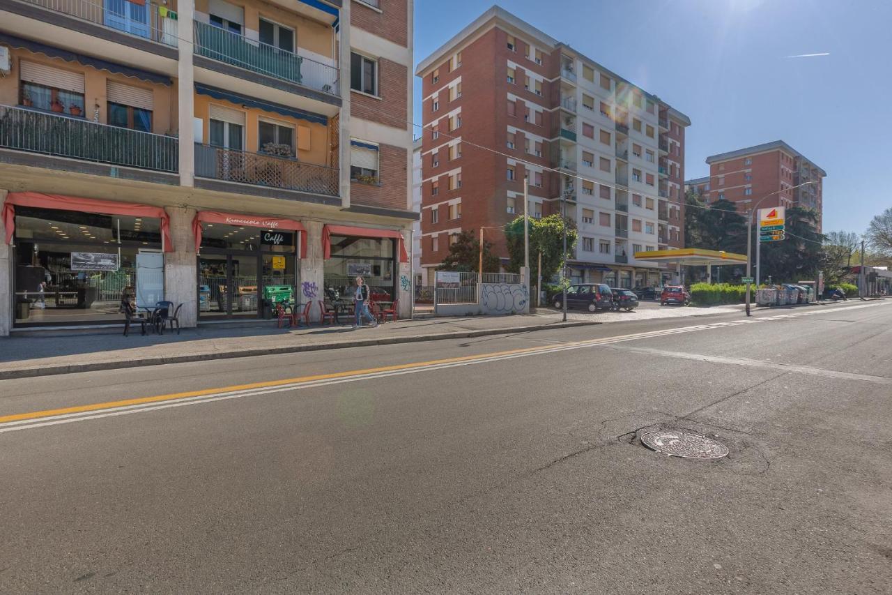 San Donato Fiere Essential Apartment W/Parking Болонья Екстер'єр фото
